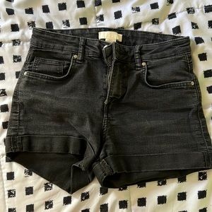 h&m black jean shorts